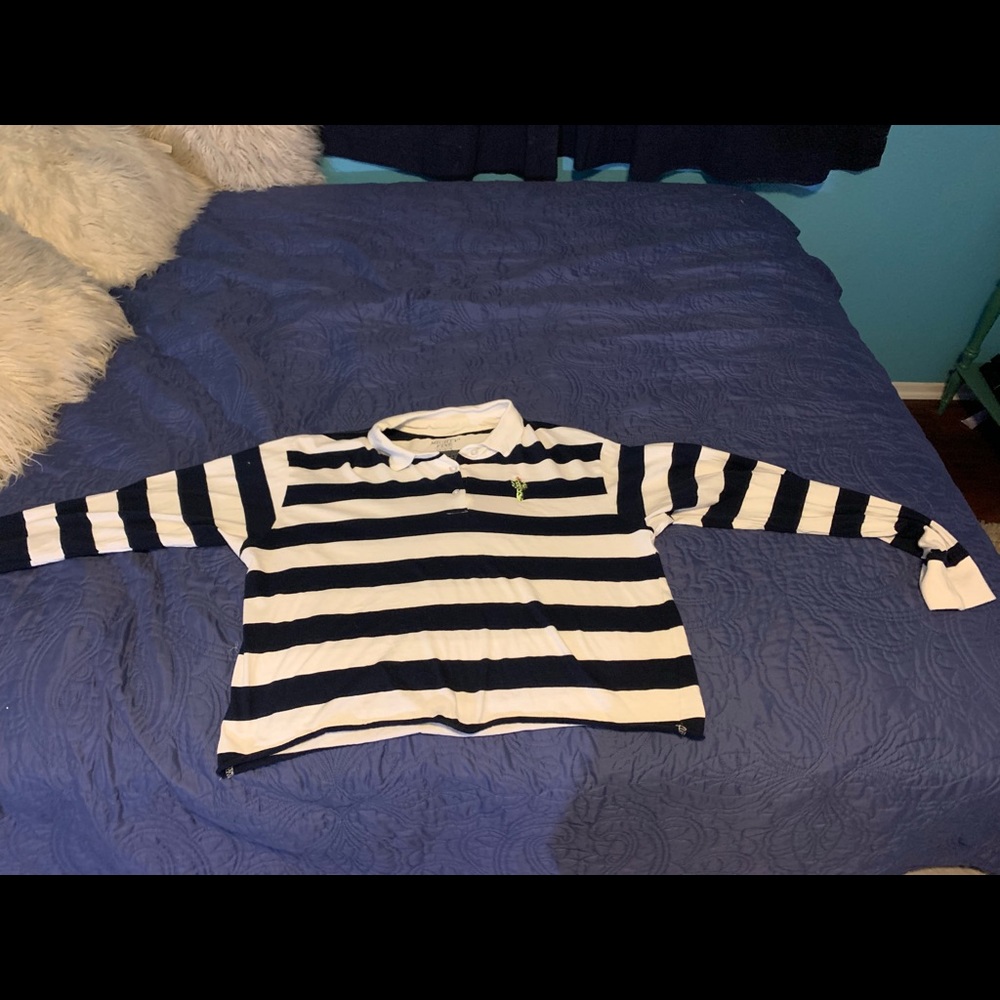crop collar top no stains or rips worn once washed